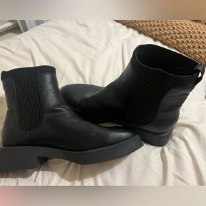 Kenneth Cole boots